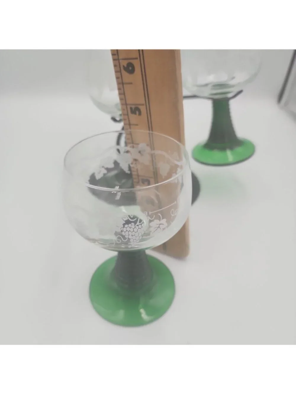 Vintage Luminarc France Etched Grapevine Ribbed Green Stem Wine Glasses 6 Stand